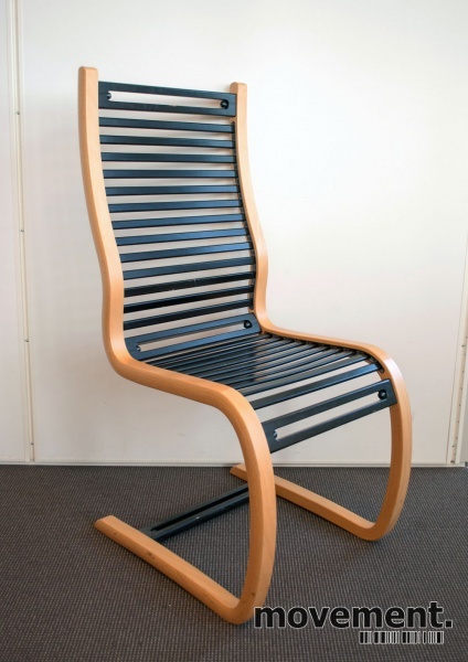 Solgt!Fora Form Spring stol, design: TerjeHope, Bøk sidevanger, spiler i  sort, pent brukt