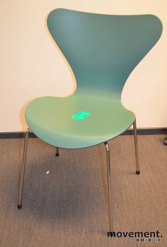 Solgt!Arne Jacobsen 7er-stol / syver-stol,model 3107, i støvgrønn,  understell i krom, pent brukt