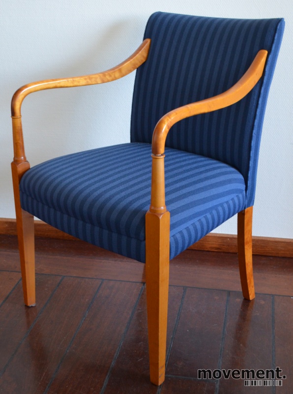 Solgt!Hødnebø stol i blått stoff / gyldenbjerk, loungestol / besøksstol,  pent brukt