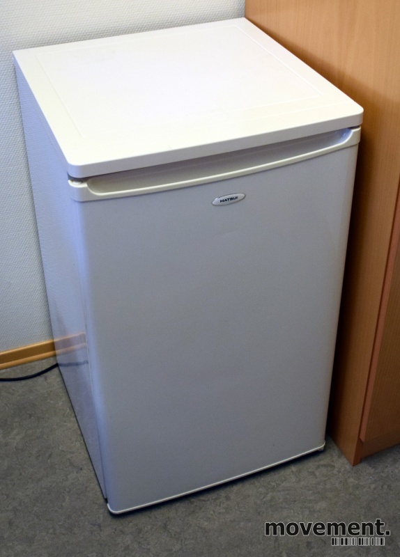 Solgt!Matsui underbenk kjøleskap med litenfryser til isbiter, 85cm høyde,  pent brukt