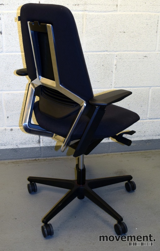 Solgt!Savo S3 kontorstol i sort (koksgrått)stoff / krom med armlene, pent  brukt