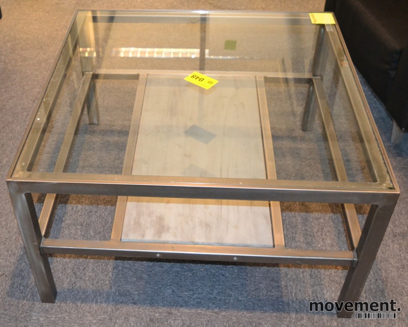 Solgt!Loungebord / sofabord i grått metall /glass, kvadratisk, 90x90cm,  skade i glassplate