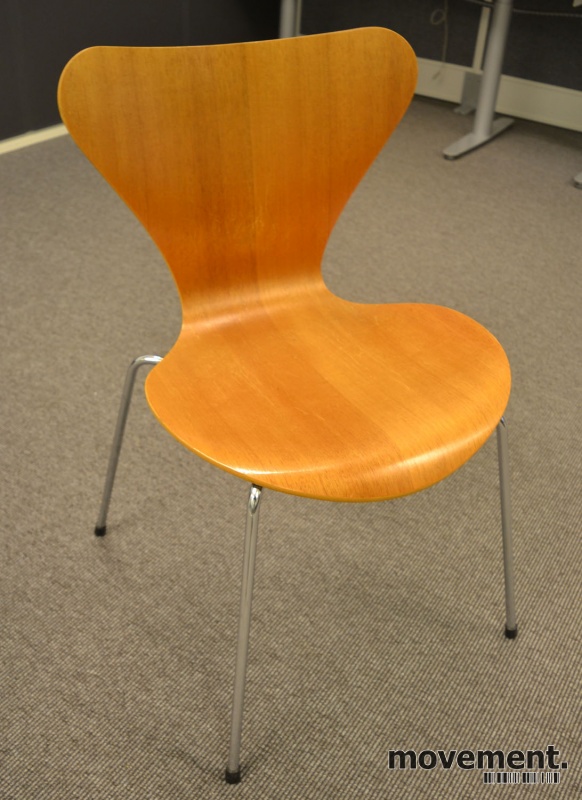Solgt!Arne Jacobsen 7er-stol / syver-stol,model 3107, i teak, understell i  krom, OBS! Svikt i rygg