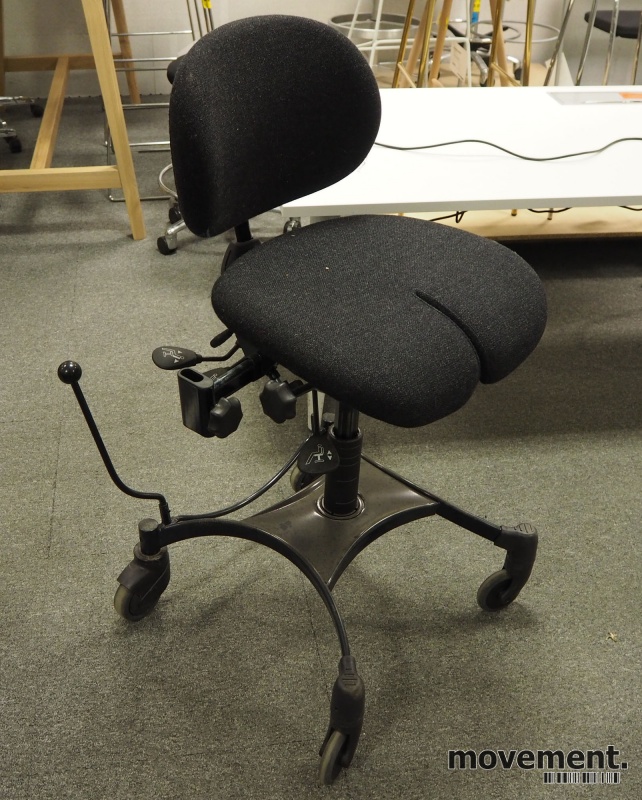 Solgt!Vela Tango kontorstol / arbeidsstol påhjul med lås, sort stoff, pent  brukt