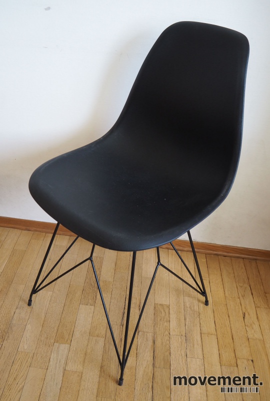 Solgt!Konferansestol / spisestuestol i sortplast fra Skeidar, modell  Edison, pent brukt