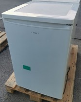 Lite underbenk kjøleskap fraMatsui, modell MUL1308GWE, 84,5cm høyde, pent  brukt - Skriv ut