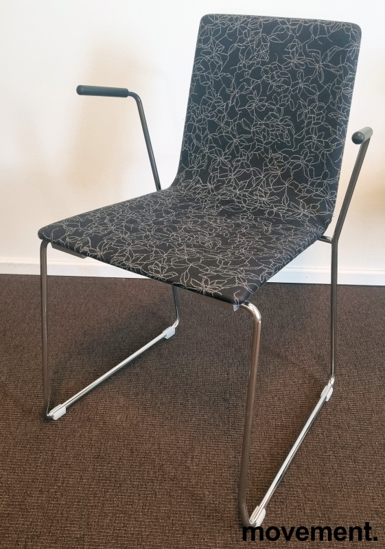 Solgt!Skandiform Pompidoo stablestol /konferansestol med armlene, mønstret  stoff, pent brukt