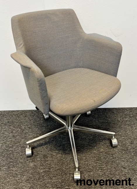 Konferansestol på hjul i lys lillaRemix-stoff / polert aluminium, Lammhults  Carousel, pent brukt