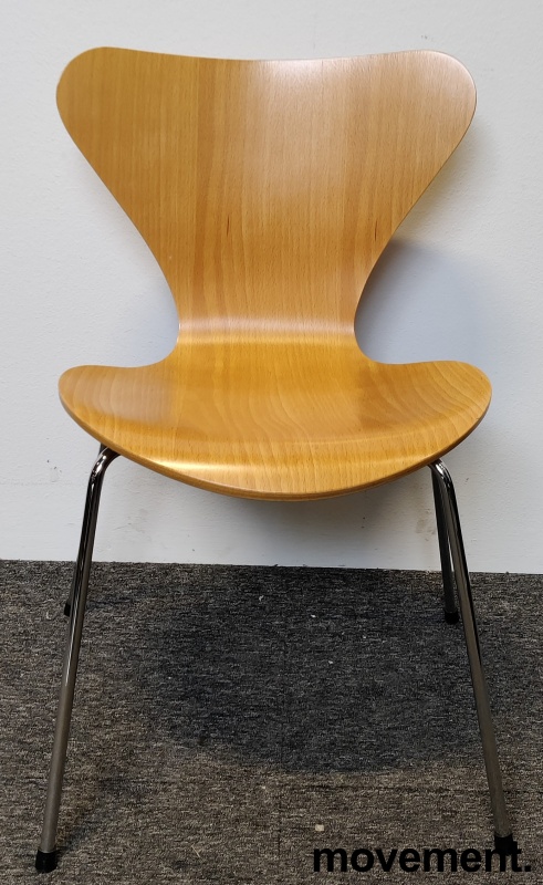 Solgt Arne Jacobsen 7er stol syver stol model 3107 i b k