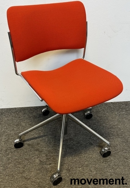 Solgt!Howe 40/4 konferansestol på hjul irød-orange stoff / krom, pent brukt