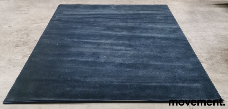 Solgt!Lekkert teppe i blått, 260x370cm,pent brukt