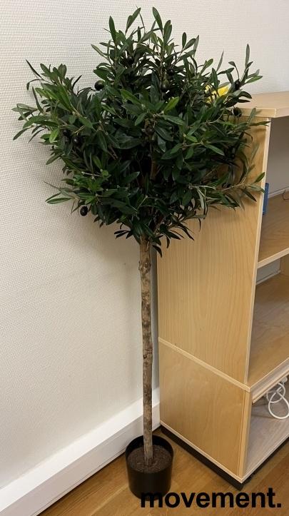 Solgt!Kunstig plante, Oliventre, høyde ca130cm, pent brukt