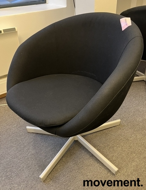IKEA Skruvsta loungestol i sort stoff,pent brukt