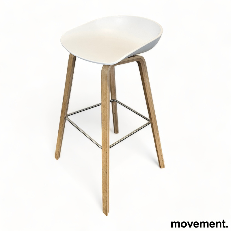 Barkrakk / barstol Hay About a stool ihvit / eik, sittehøyde 73cm, pent  brukt